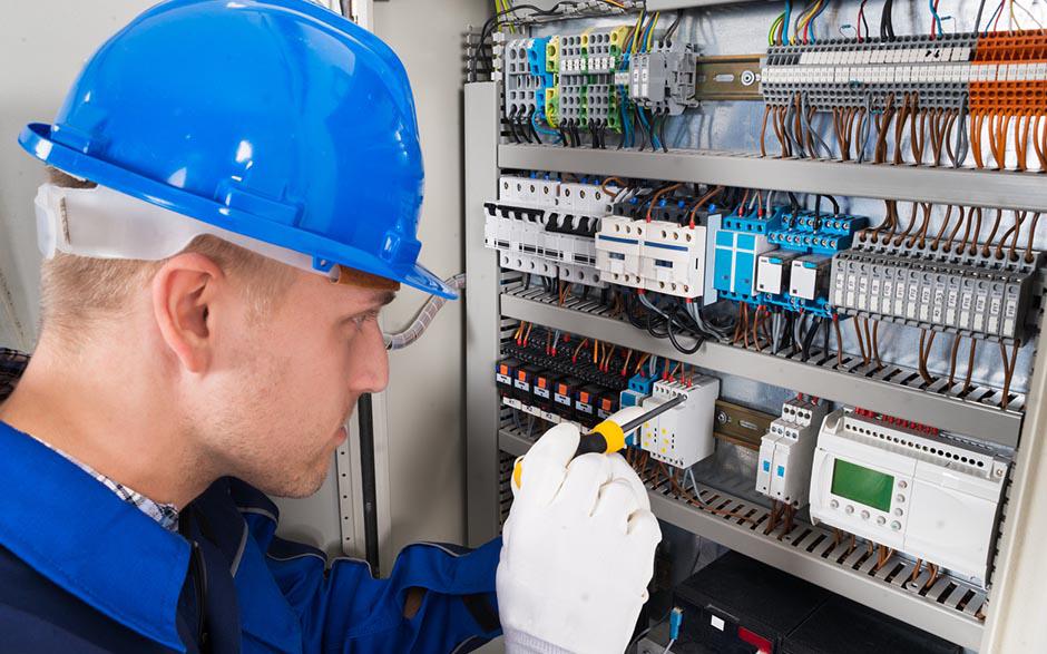 je recherche un électricien Le Plessis-Bouchard